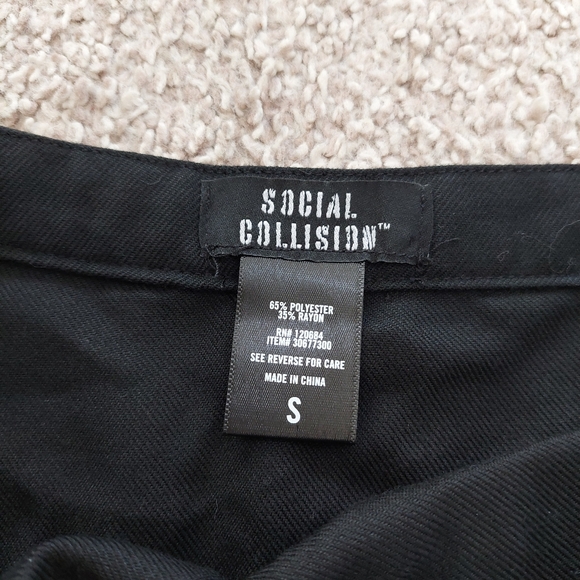 Social Collision Black Pleated Grommet Suspender Skirt Size Small - Picture 5 of 8